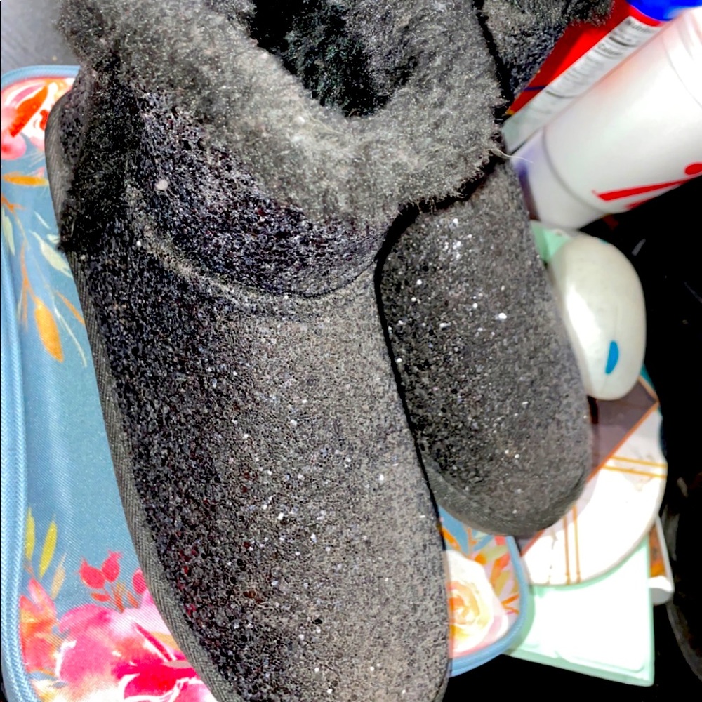 Black glitter winter boots